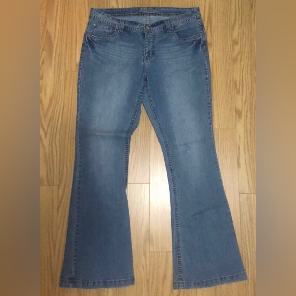 Vintage BONGO Milan Flared Jeans